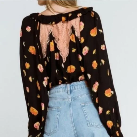 NWT Free People Poppy Balloon Sleeve Ruffle Floral V-Neck Lace Detail Bo… - Picture 13 of 14